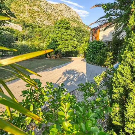 Helena Mit Entspannung Im Whirlpool By Interhome 아파트 믈리니