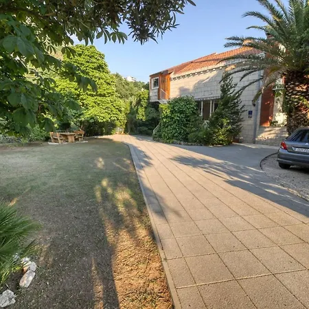 Helena Mit Entspannung Im Whirlpool By Interhome Daire Mlini