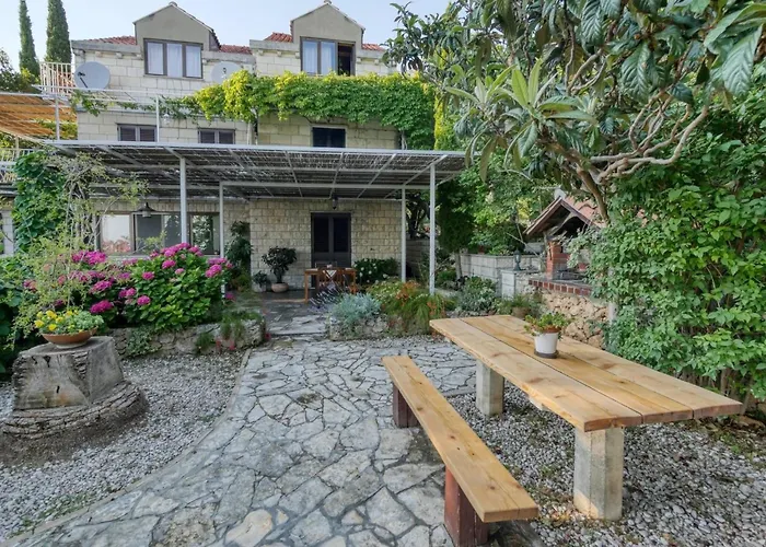 아파트 Helena Mit Entspannung Im Whirlpool By Interhome 믈리니