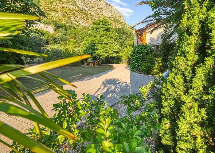 Helena Mit Entspannung Im Whirlpool By Interhome 아파트 믈리니